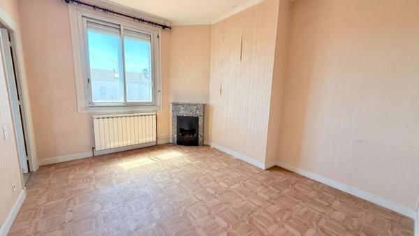Immeuble 840m² style industriel ! Nombreuses possibilités !