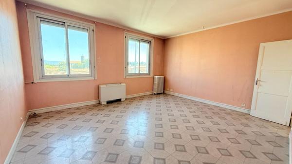Immeuble 840m² style industriel ! Nombreuses possibilités !