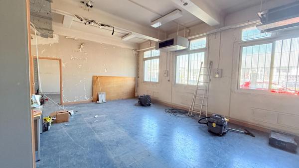Immeuble 840m² style industriel ! Nombreuses possibilités !