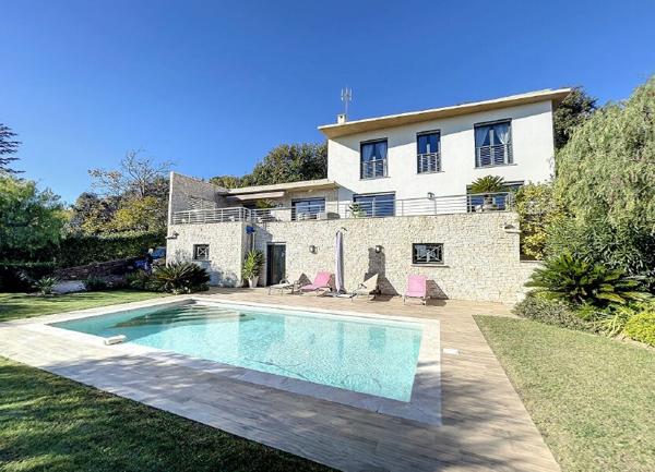 Maison à vendre    5 pièces • 170 m2 Vence