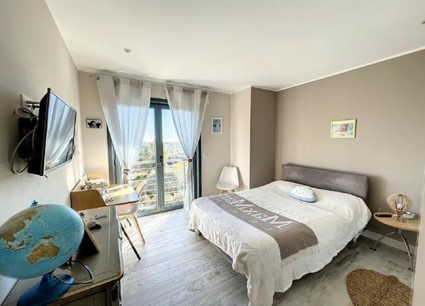 Maison à vendre    5 pièces • 170 m2 Vence