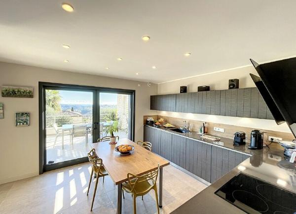 Maison à vendre    5 pièces • 170 m2 Vence