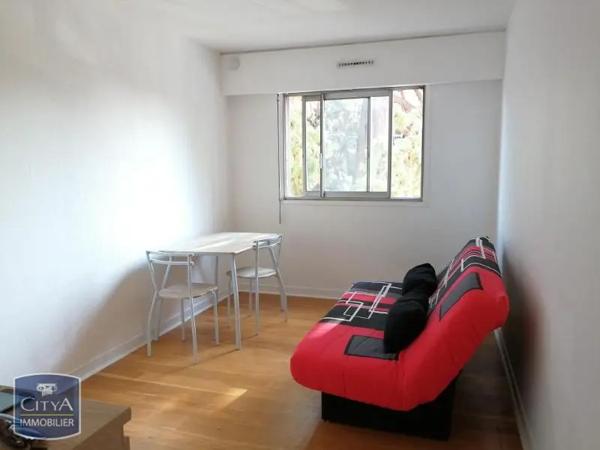 Appartement à louer 1 pièce 19.55m² Charleville-Mézières (08000)