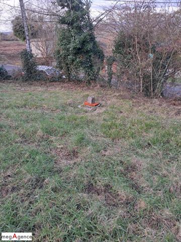 Terrain à CREUZIER-LE-VIEUX, 03300 - 1450m²