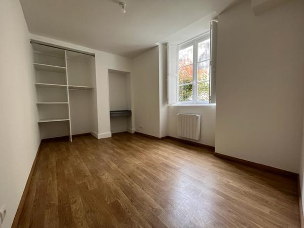 POITIERS CENTRE VILLE - T3 RENOVE DE 70M² AVEC JARDIN ET GARAGE