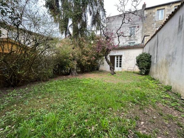 POITIERS CENTRE VILLE - T3 RENOVE DE 70M² AVEC JARDIN ET GARAGE