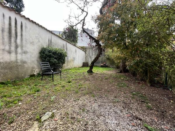 POITIERS CENTRE VILLE - T3 RENOVE DE 70M² AVEC JARDIN ET GARAGE