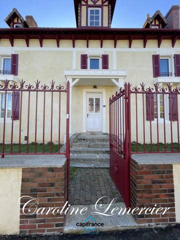 Maison à vendre AXE CONNERRE /LA FERTE BERNARD (72)Maison de Maitre 245 m² habitables, dépendances, piscine , terrain 1550 m²