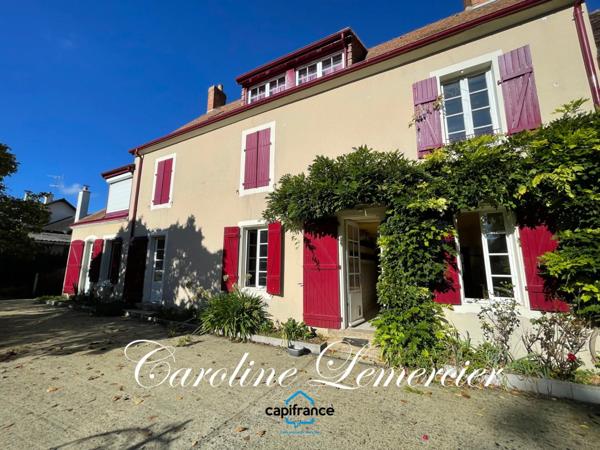 Maison à vendre AXE CONNERRE /LA FERTE BERNARD (72)Maison de Maitre 245 m² habitables, dépendances, piscine , terrain 1550 m²