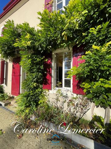 Maison à vendre AXE CONNERRE /LA FERTE BERNARD (72)Maison de Maitre 245 m² habitables, dépendances, piscine , terrain 1550 m²