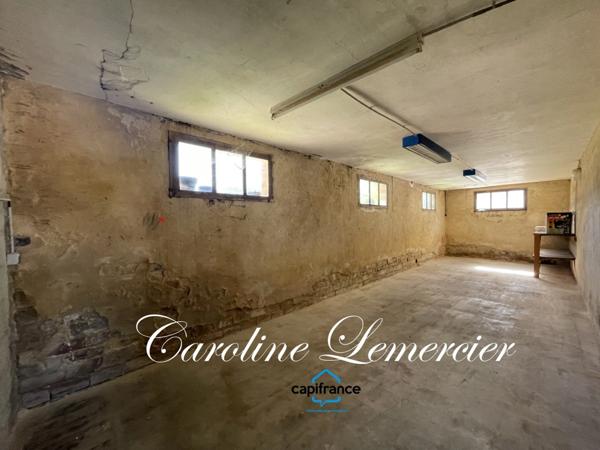 Maison à vendre AXE CONNERRE /LA FERTE BERNARD (72)Maison de Maitre 245 m² habitables, dépendances, piscine , terrain 1550 m²