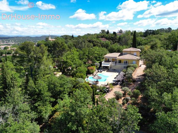 Maison à vendre 6 pièces de 230 m²