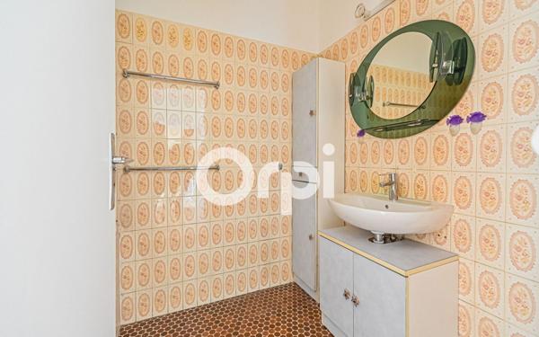 Appartement à vendre    3 pièces • 75,34 m2 Paris 11