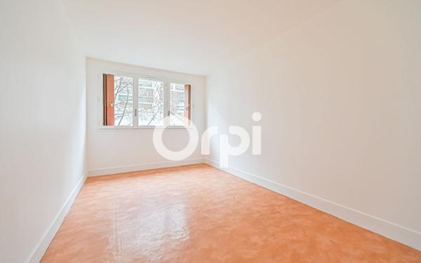 Appartement à vendre    3 pièces • 75,34 m2 Paris 11