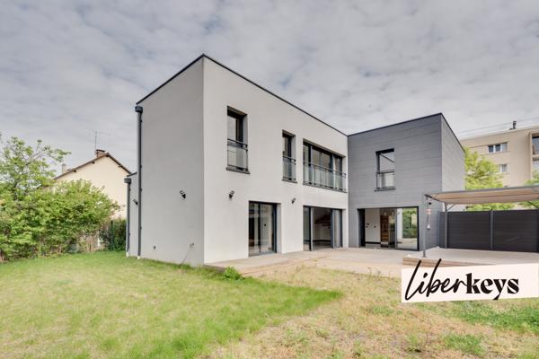 Maison d’architecte contemporaine – 2018 – Prestations haut de gamme – 470 m² de terrain