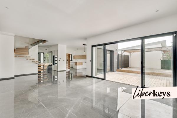 Maison d’architecte contemporaine – 2018 – Prestations haut de gamme – 470 m² de terrain