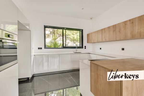 Maison d’architecte contemporaine – 2018 – Prestations haut de gamme – 470 m² de terrain