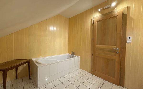 Maison à vendre    6 pièces •  Damparis