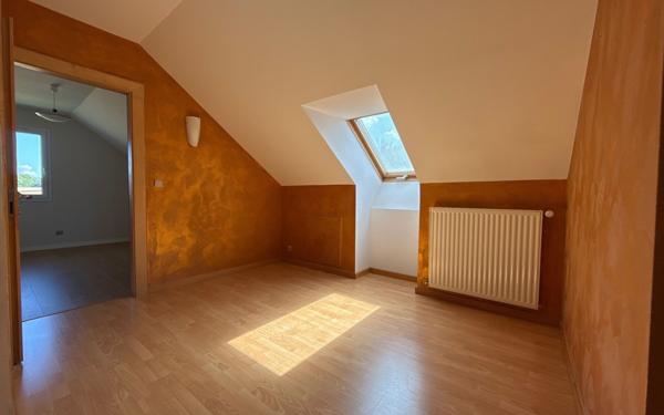 Maison à vendre    6 pièces •  Damparis