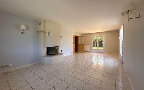 Maison à vendre    6 pièces •  Damparis