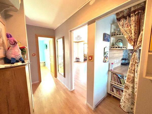 Appartement de 90 m² au 1er étage avec ascenseur