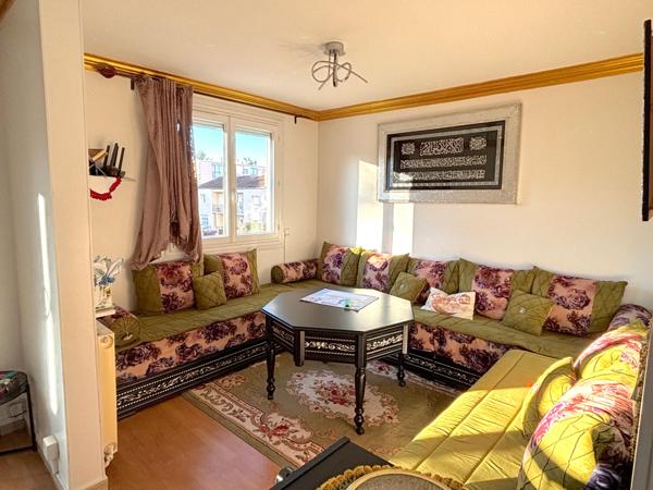 Appartement de 90 m² au 1er étage avec ascenseur