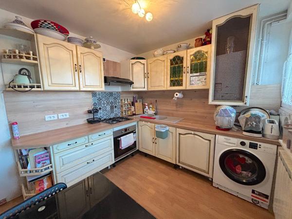 Appartement de 90 m² au 1er étage avec ascenseur