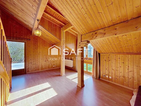 Propriété de caractère avec vue sur les montagnes