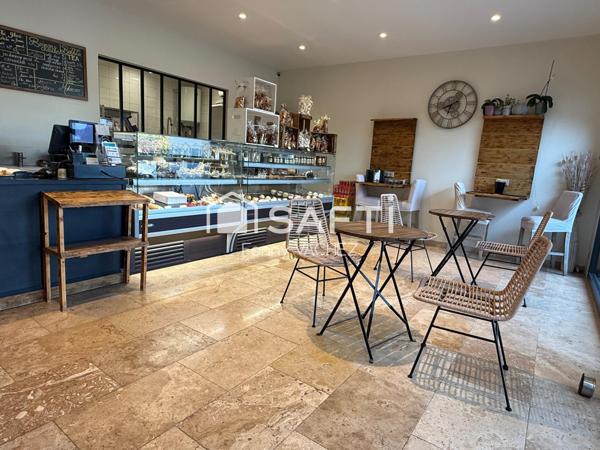Fond de commerce pâtisserie / salon de thé / entièrement rénové.