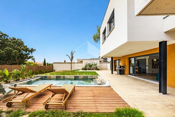 Perpignan "Le Parc du Mas Vermeil" : Maison de standing, 4 chambres, garage double et jardin avec piscine bali
