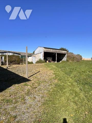 Maison entre bourg et littoral PENVENAN