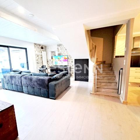 A VENDRE VILLENEUVE D'OLMES MAISON RENOVEE AVEC JARDIN