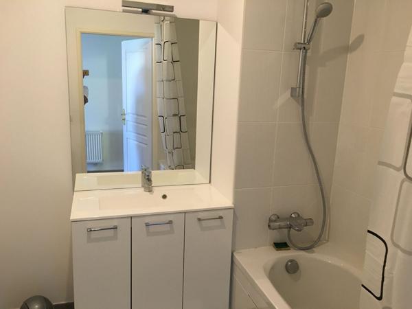 Appartement situé à Compiègne proche UTC - 35,59 m2, et PK en sous-sol