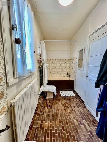Maison de ville à vendre à Châtillon-sur-Indre dans l'Indre (36700), ref : 016/456