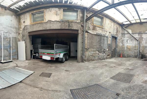 Parking couvert et local de Stockage