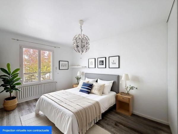 MAISON de 2017 à 15' de la gare RER/SNCF