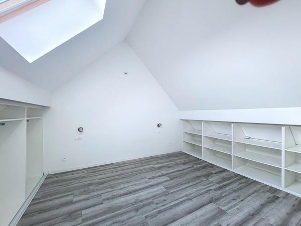 MAISON de 2017 à 15' de la gare RER/SNCF