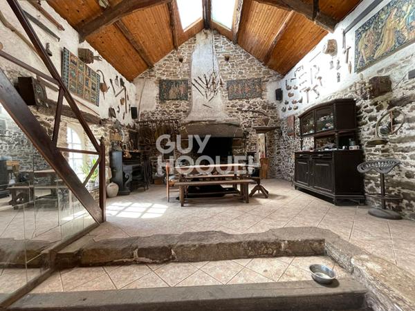 Vaste longère à Vendre à Marzan de plus de 400 m² !