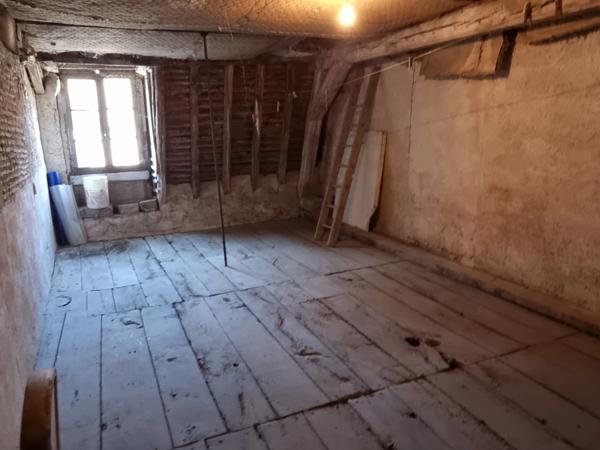 Maison de Ville - 106m² - 6 pièces - MONTMORILLON - 86500