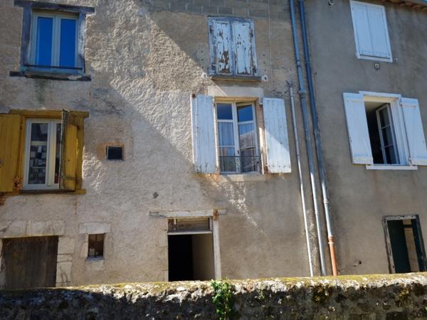 Maison de Ville - 106m² - 6 pièces - MONTMORILLON - 86500