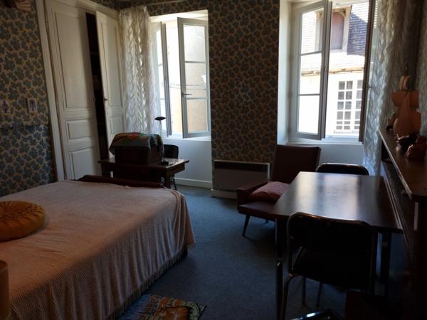 Maison de Ville - 106m² - 6 pièces - MONTMORILLON - 86500