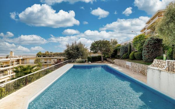 Appartement à vendre    4 pièces • 121,85 m2 Nice