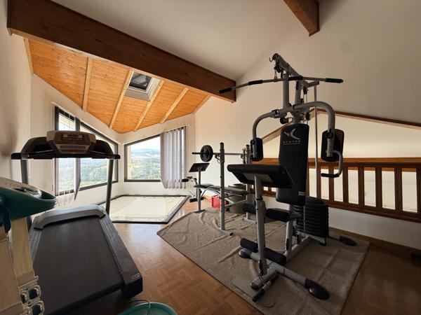 Maison
         5 pièces
        - 138 m² 490 000 € *