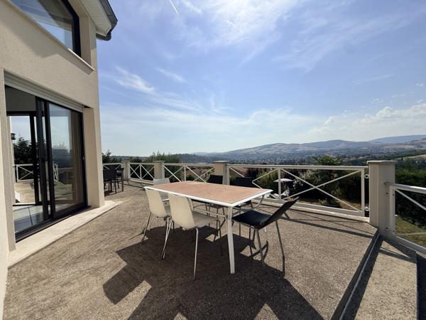 Maison
         5 pièces
        - 138 m² 490 000 € *