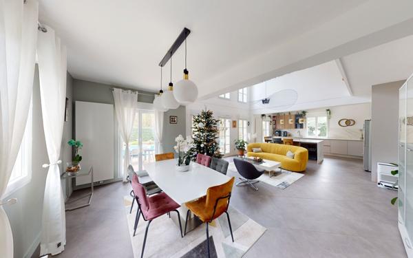 Maison à vendre    7 pièces • 197 m2 Magny-le-Hongre