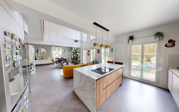 Maison à vendre    7 pièces • 197 m2 Magny-le-Hongre