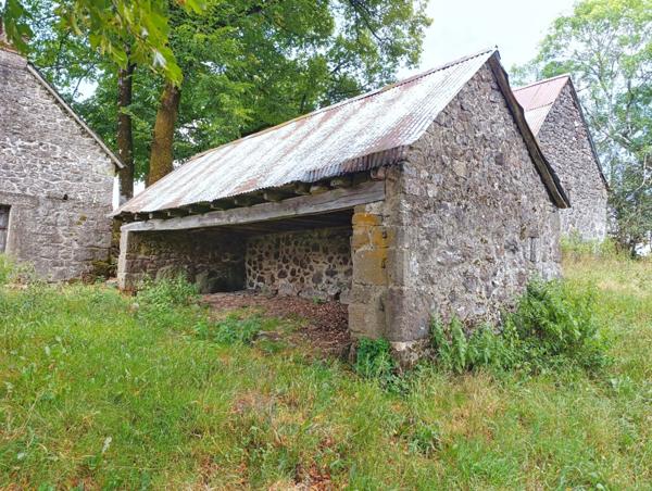 Buron avec terrain Proche de Salers