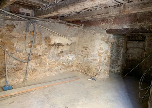 Immeuble de 145 m² à Piolenc, 5 appartements et garage