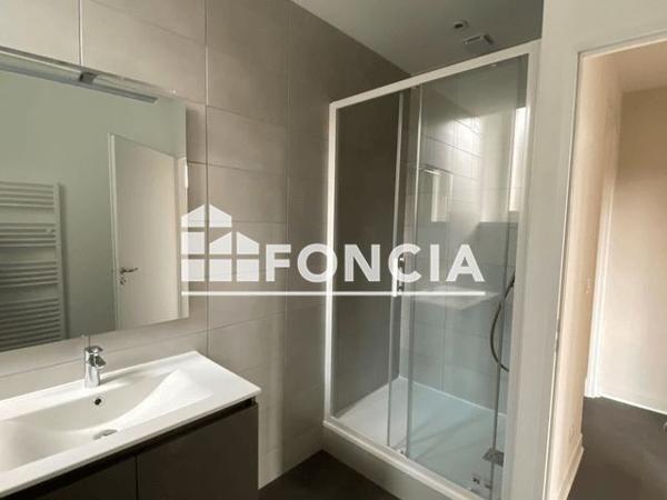 Location Appartement 4 pièces 70 m² - 23 RUE DE LA REPUBLIQUE Pontacq 64530