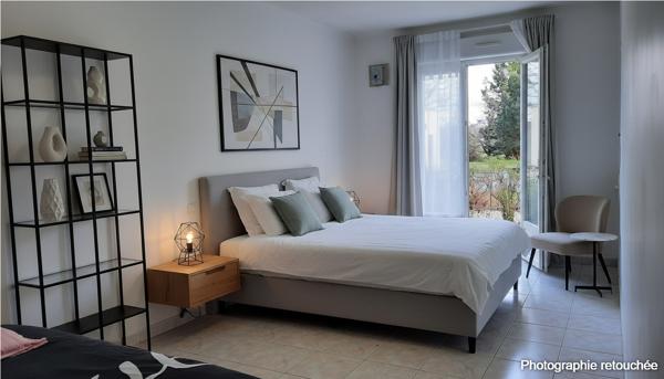 Maison de plain-pied 3 chambres, piscine et grand terrain